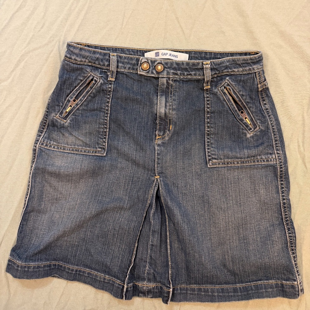 GAP Women's Y2K Pleated Front Demin Skirt